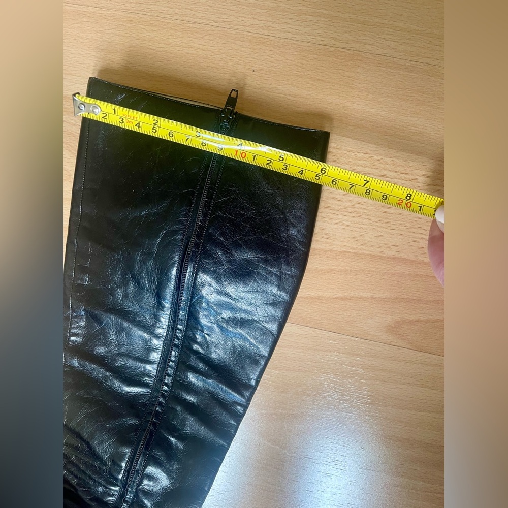 Vintage Chanel Black Leather Knee Boots 
Size 8.5 AUTHENTIC - Picture 5 of 10